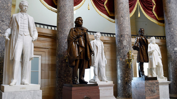 В конгрессе США одобрили демонтаж статуй конфедератов в Капитолии