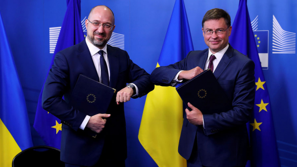 Новый премьер Украины совершил свой первый официальный визит в Брюссель