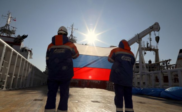 «Газпром» перевел флот «Северного потока — 2» на «антисанкционный поводок»