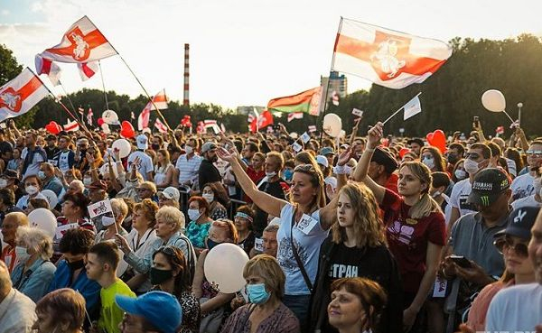 На митинге оппонентов Лукашенко насчитали более 60 тыс. человек