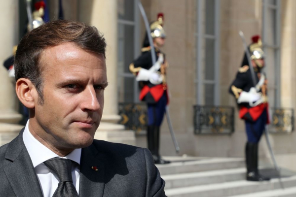   Президент Франции отправится в четверг с экстренным визитом в Ливан 
