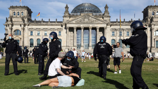«День свободы»: Берлин столкнулся с народным протестом