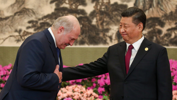 Эксперты объяснили, как Лукашенко пытается повлиять на РФ с помощью КНР