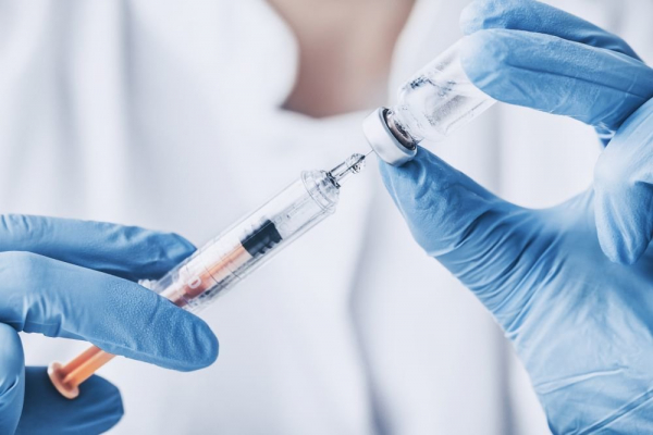   Вакцина от COVID-19 в этом году будет доступна только взрослым 