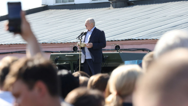 Лукашенко заявил, что предлагал оппозиции пересчет голосов