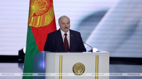 Лукашенко назвали нелегитимным и уставшим председателем колхоза
