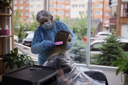 Переболевшие коронавирусом россияне пожаловались на выпадение волос