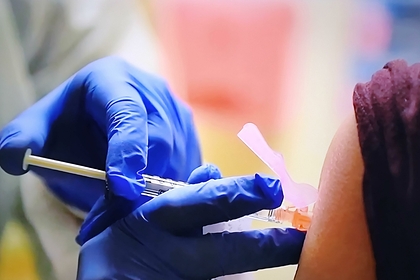 Раскрыт минимальный срок действия второй российской вакцины от коронавируса