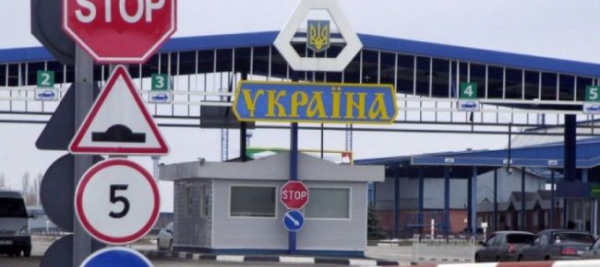 Украина оставляет на границе с Крымом «щелочку»