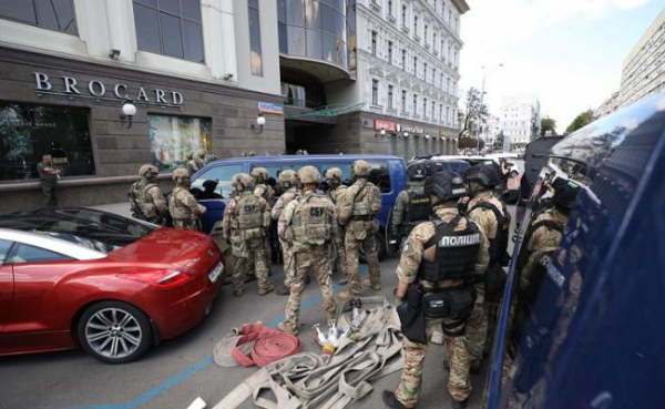 В Киеве обезврежен террорист, захвативший отделение банка в «Леонардо»