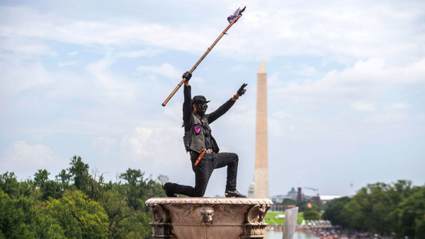 Трамп выступил против сноса памятников экс-президентам в Вашингтоне