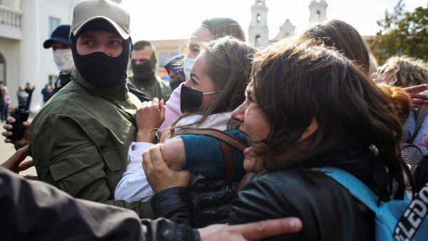 В Минске задержаны десятки участниц женского марша