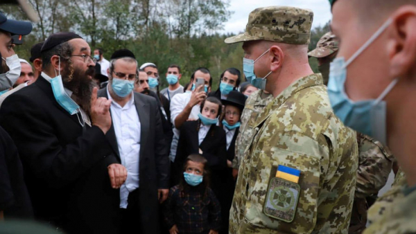 Украина закрыла пропуск на границе с Белоруссией, где застряли евреи-паломники