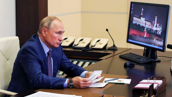 Путин внес в Госдуму законопроекты о правительстве, судах и силовиках