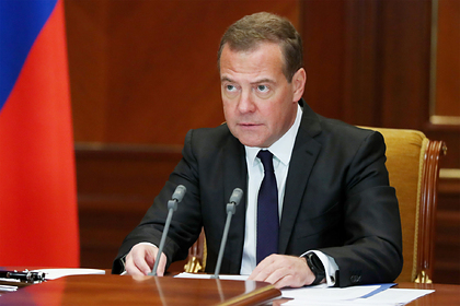 Медведев оценил идею назвать улицы в честь умерших врачей с коронавирусом