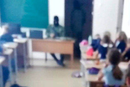 Российских школьников «взяли в заложники» на уроке ОБЖ