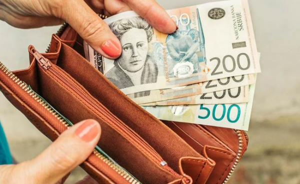 Средняя заработная плата в Сербии превысила 511 евро