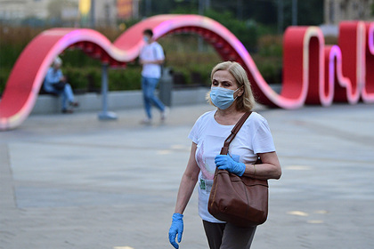 Вирусолог назвал сроки отмены масочного режима в России