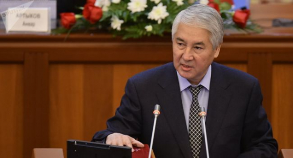 Кризис в Киргизии: депутаты не смогли объявить импичмент президенту