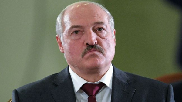 Макрон рассказал, почему Лукашенко не попал под санкции Евросоюза